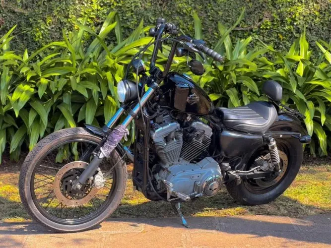 HARLEY-DAVIDSON XL 883 C 2005