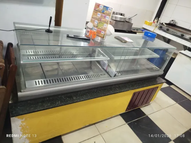 Vende se maquinários para lanchonete e açaíteria 
