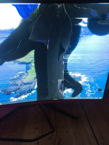 Monitor gamer curvo concórdia com mancha de batida na tela mas funcionando normalmente