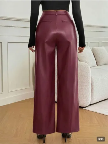 Vendo calça couro PU vinho, nunca usada! 