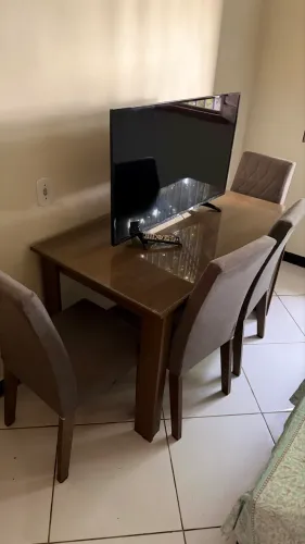 Mesa em MDF com Tampo de Vidro