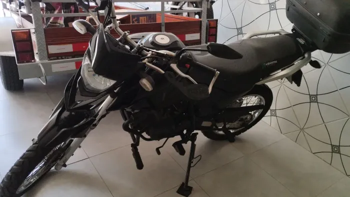 Vendo moto XTZ crosser Yamaha ano 2019, frex