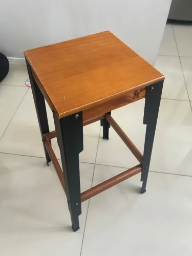 DUAS Banquetas estilo industrial altas em Madeira e Aço