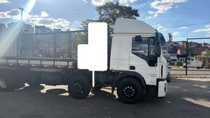 Iveco 31300 Bi Truck Carroceria Ano 2022