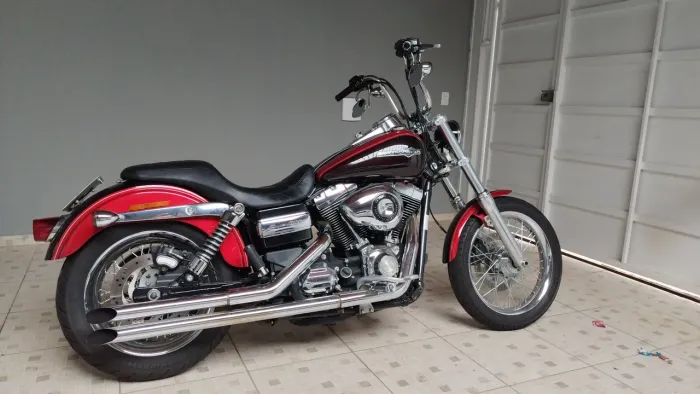 Harley Davidson - Super Dyna Glide Custom 