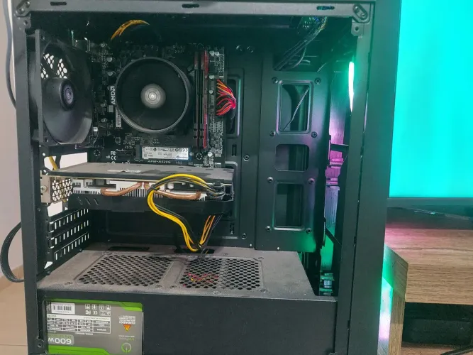 Pc gamer rodando bons jogos atuais