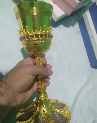 Cálice dourado 