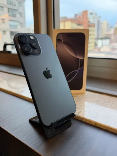 iPhone 16 Pro Max 256GB Black - SEMINOVO - LOJA FÍSICA
