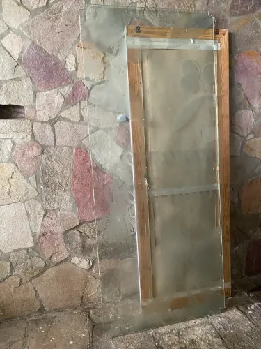 Vidro Temperado 10mm Reforçado - 2,10m x 0,90m (Ideal p/ Box ou Divisória)
