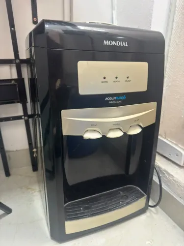 Gelágua mondial 3 funções, ( água gelada, fria e quente) leia a descrição do anúncio.