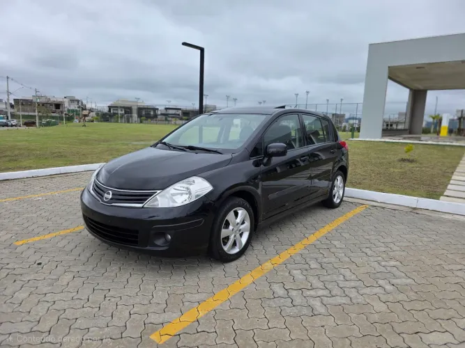 Nissan Tiida SL 1.8/1.8 Flex 16V Aut. 2010