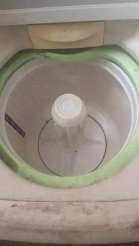 Máquina de lavar, retirada de e peças.