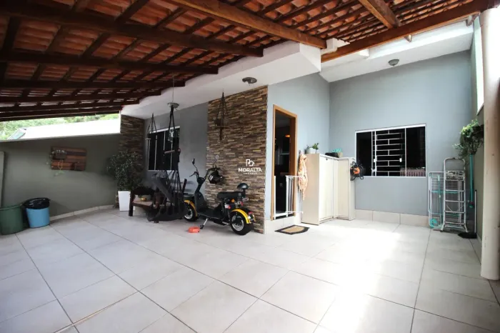 Casa à venda 3 quartos, com Piscina no bairro Rio Pequeno!!