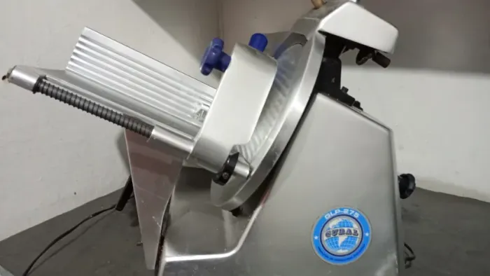 Fatiador de Frios GLP 275 Gural semi automatico