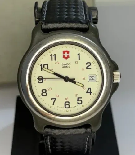 Relógio Victorinox Swiss Army Renegade 27228 (Large Classic) Quartz 38mm - Caixa Original