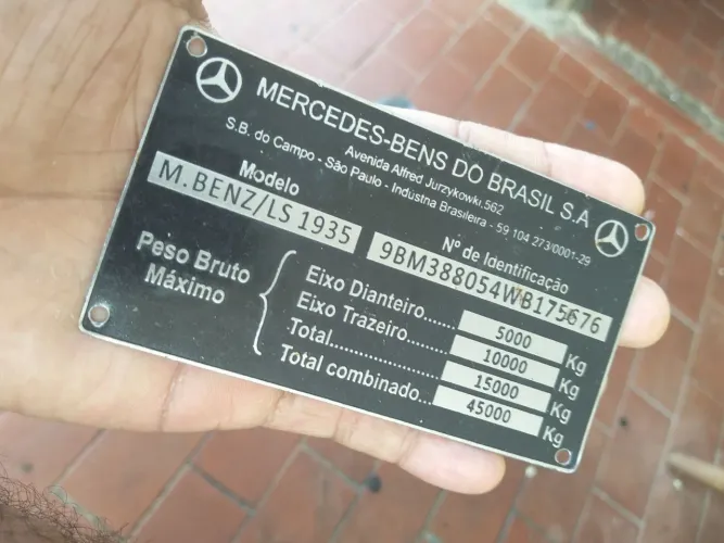 Plaqueta Mercedes 