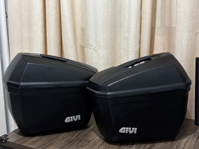 Baú lateral GIVI E22