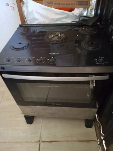 Fogão atlas 5 bocas só pega uma vendendo pra quem concerta 200,00