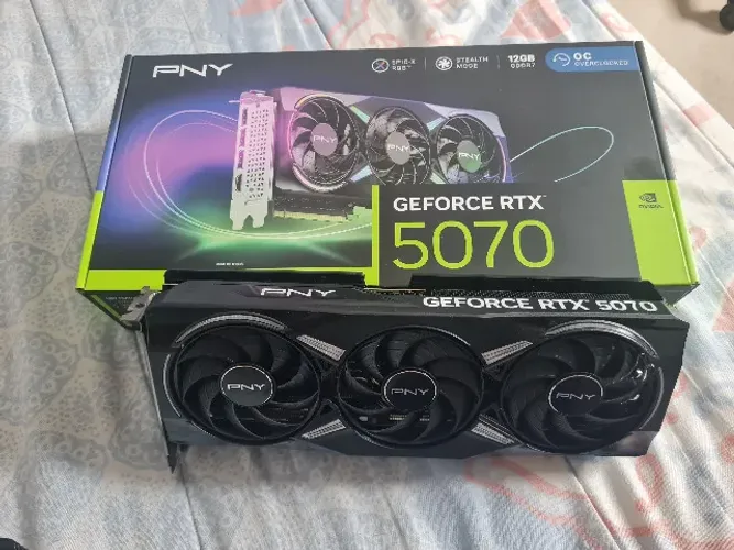 PNY GeForce RTX 5070 EPIC-X RGB OC 12GB GDDR7 ? Seminova, Completa!