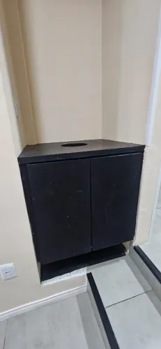 Armário Preto 2 Portas (Com furo)