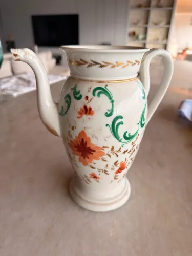Bule / Cafeteira Antiga de Porcelana 