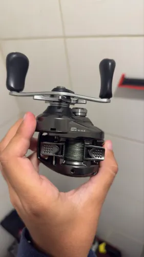 Carretilha shimano metanium MGL 101