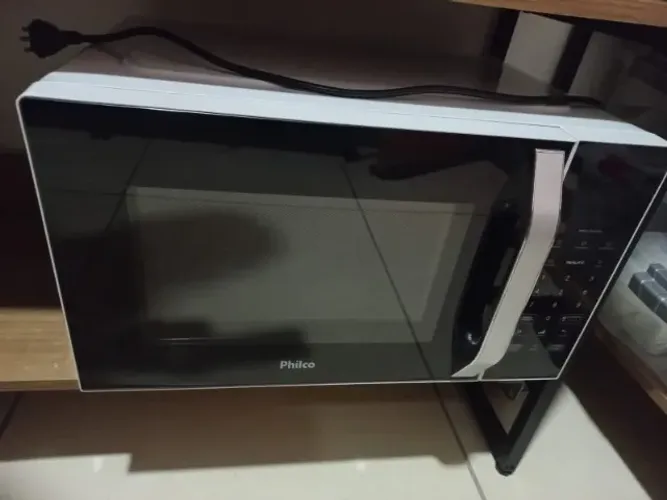 Micro-ondas 33l Philco 1400w PMO38B 220V