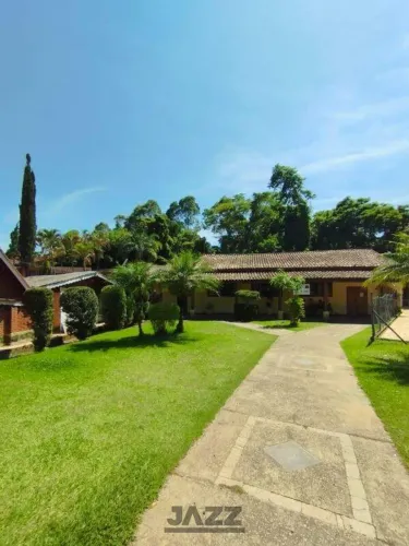 Casa em condomínio à venda em Atibaia