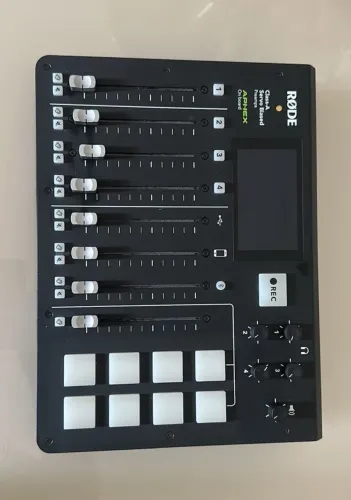 Rode Rodecaster Pro USB 4 Canais Classe A - Interface de Áudio