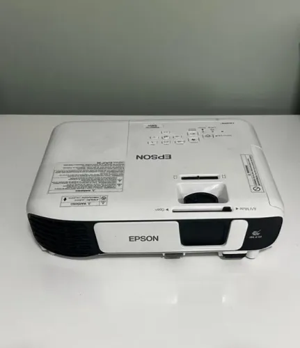 Projetor Epson  PowerLite S41+ . Produto com pouco uso! Produto excelente! 