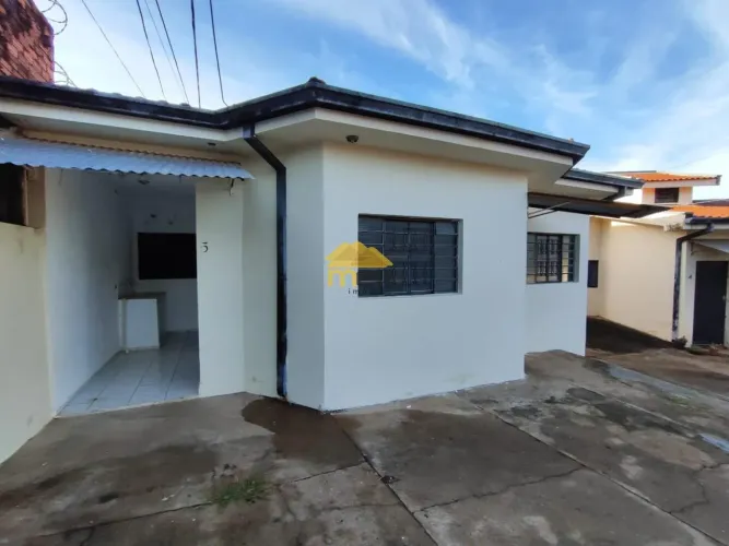 Casa para Locação em Presidente Prudente, Vila Santa Helena, 2 dormitórios, 1 banheiro