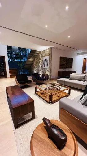GESTÃO EXCLUSIVA CASA EM CONDOMINIO COM 4 SUÍTES EM FRENTE AO CAMPO DE GOLF