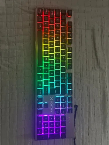 Teclado gamer fortrek RGB
