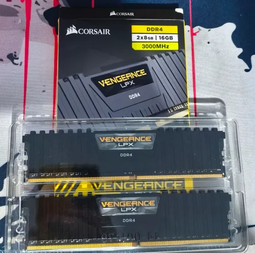 Memória Corsair Vengeance LPX 16GB (2x8) 3000MHz DDR4