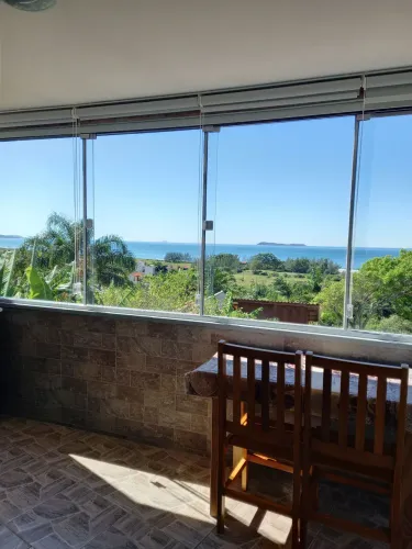 ALUGO ANUAL PRAIA DA GAMBOA/GAROPABA SC AP TODO MOBILIADO COM GARAGEM COBERTA.