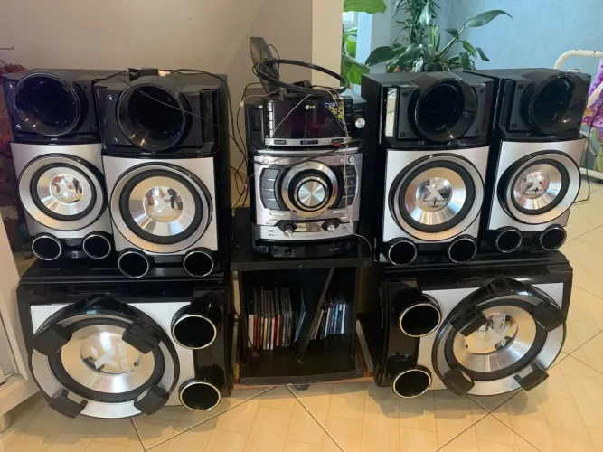 Vende-se Som LG X-Boom / X-Metal Bass CM9520