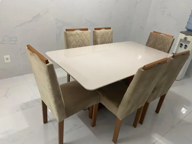 Mesa de jantar com 6 cadeiras - produto novo, sem avaria