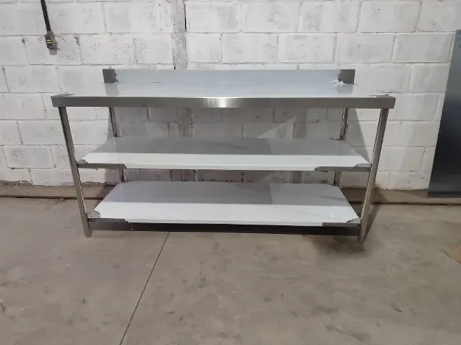 Bancada Inox 2,80x0,70x0,90m com Duas Prateleiras Inferiores
