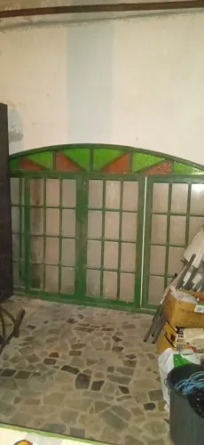 Janela grande antiga vidros intactos para projetos