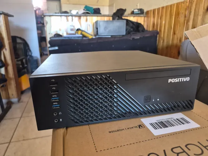Desktop moderno, compacto e forte - i3 8a/ 8gb/ nvme 120gb/ Wi-Fi/ windows 11