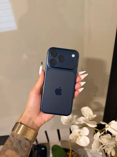 iPhone 17 Pro 256gb Titânio Azul IMPECÁVEL