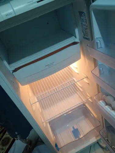 Vendo uma Geladeira