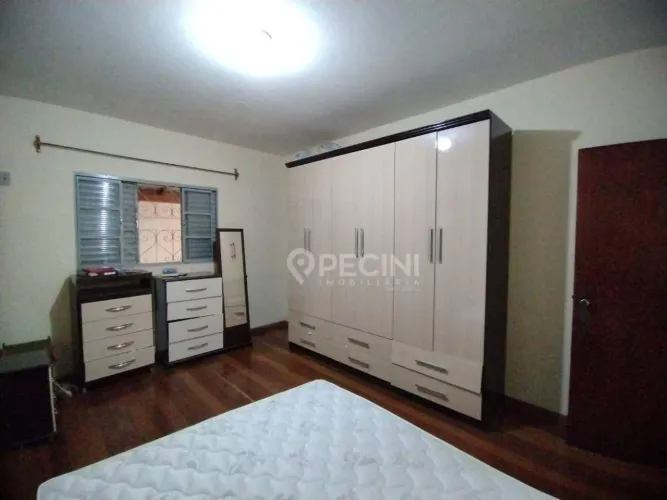 Casa com 3 quartos e edícula para venda no bairro Vila Nova em Rio Claro