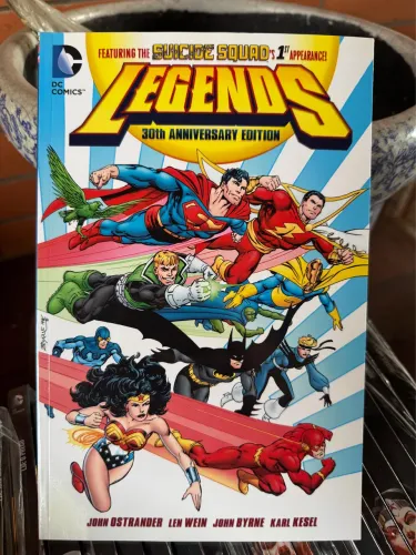 Quadrinho HQ DC legends 30th anniversary edition