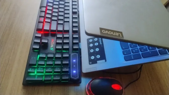 NOTEBOOK COMPLETO, TECLADO,MAUSE, CARREGADOR E PORTA NOTEBOOK 