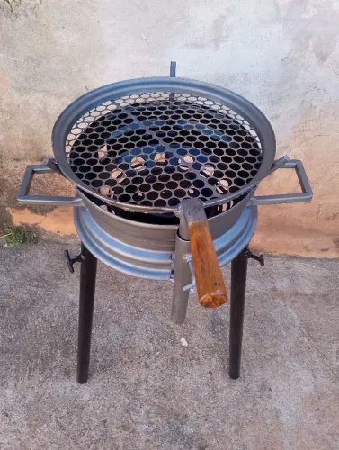 Fogareiro artesanal , modelo 03 em 01 , churrasqueira adaptada , fogareiro a gás e carvão