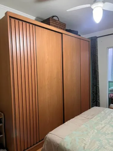 Guarda Roupa grande praticamente novo