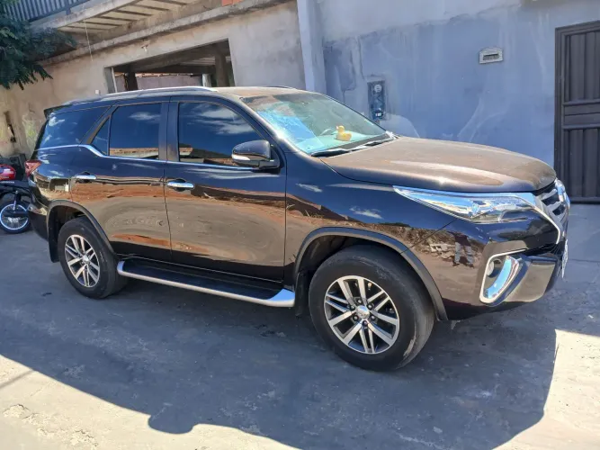 Toyota Hilux SW4 SRX 4X4 2.8 TDI 16V Dies. Aut. 2017