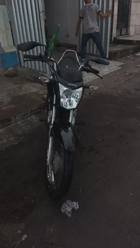Vendo moto valor 16,500 todo em dia 