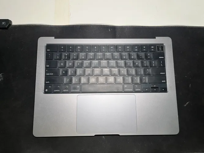 Palmrest Topcase + Teclado Para Macbook Pro M1/M2